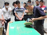 打磨拋光--第七期廣東博皓玻璃鋼模具制作培訓(xùn)班 打磨拋光--第七期廣東博皓玻璃鋼模具制作培訓(xùn)班